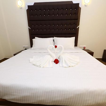 Cs Empire Hotel Lakshmanpur Exterior photo