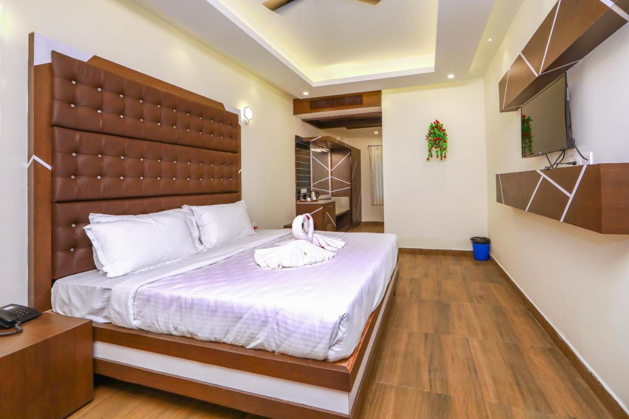 Cs Empire Hotel Lakshmanpur Exterior photo
