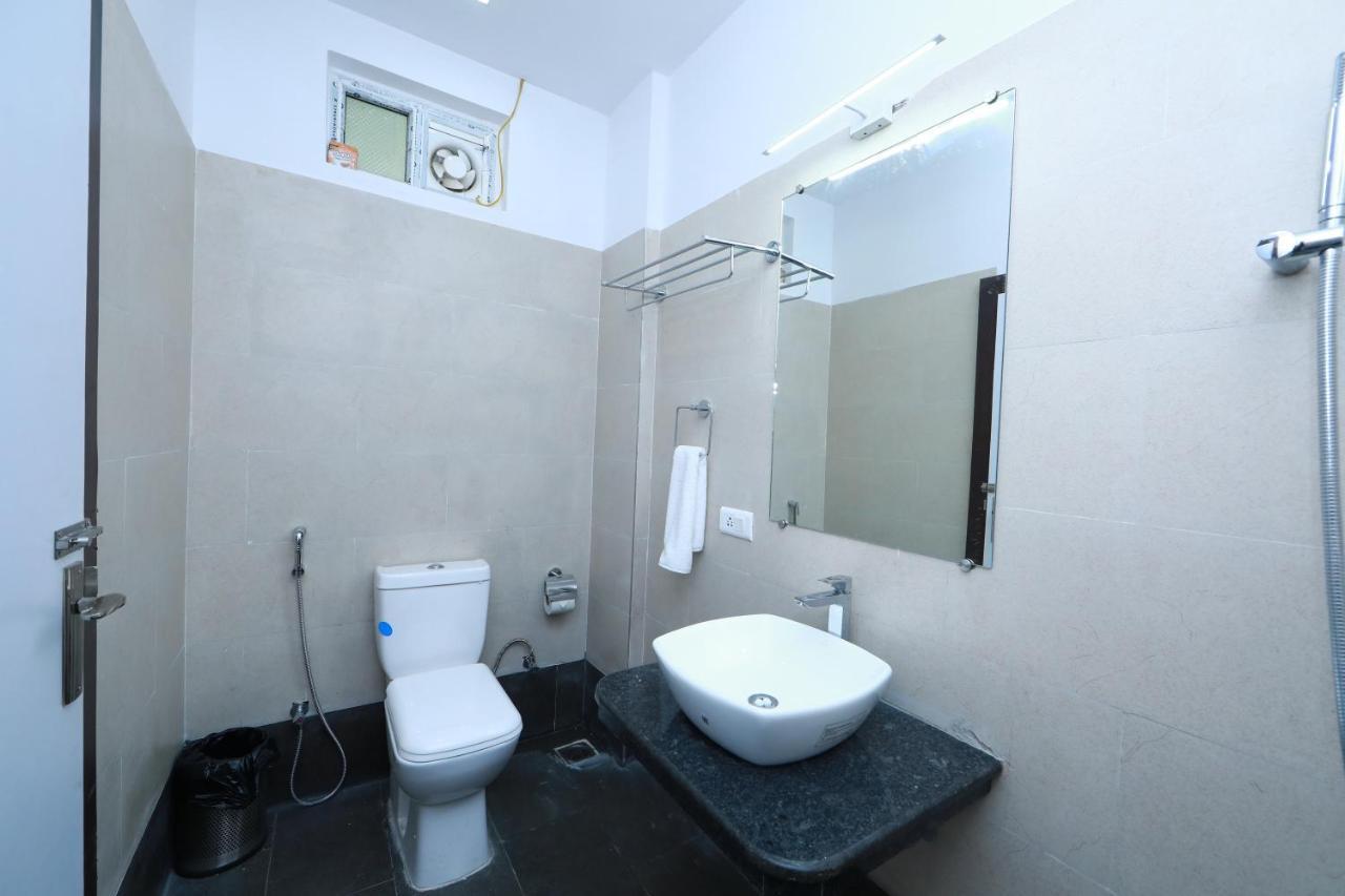 Cs Empire Hotel Lakshmanpur Exterior photo