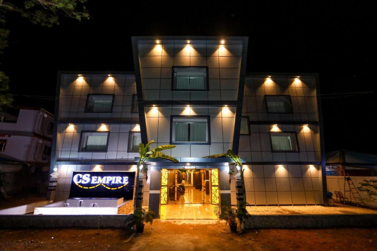 Cs Empire Hotel Lakshmanpur Exterior photo