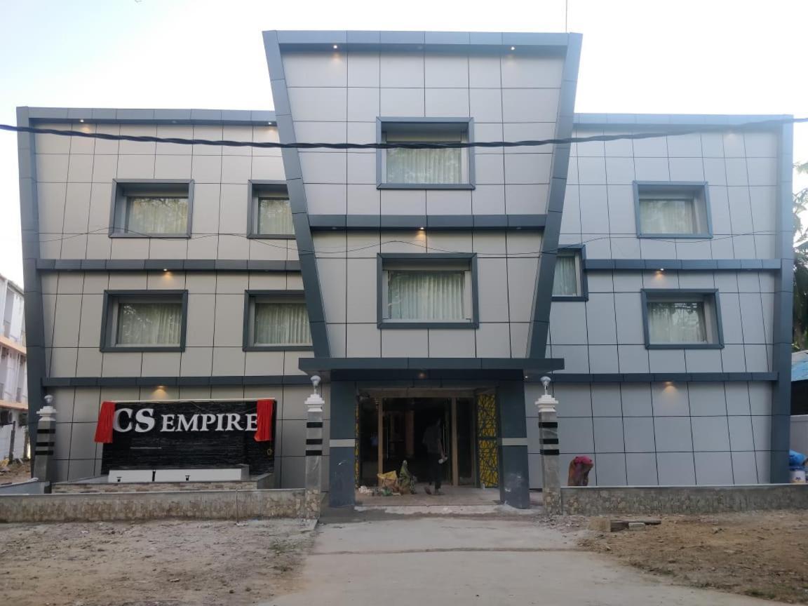 Cs Empire Hotel Lakshmanpur Exterior photo